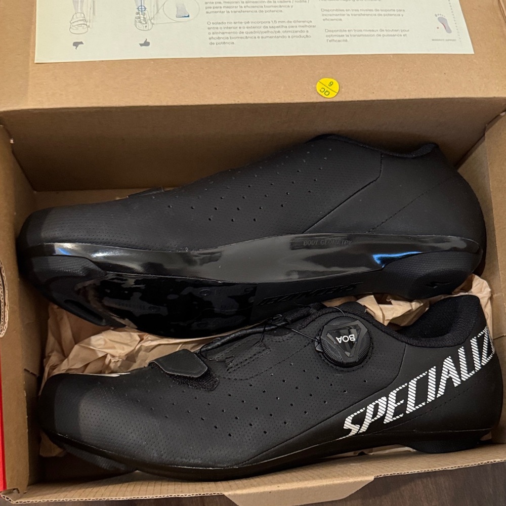 Specialized Black Cycling Shoes - Picture 4 of 6